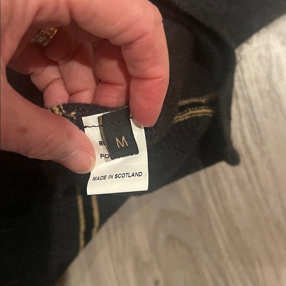 Cardigan Scottish wool sweater size Medium - Picture 5 of 6